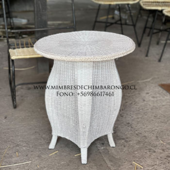 Mesa de mimbre