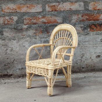 Silla de mimbre para muñecas
