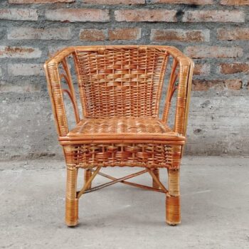 Silla de mimbre para niños